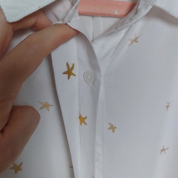 Nanette Lepore Star Print Split Tail Button Front Top Size Medium - Picture 8 of 11